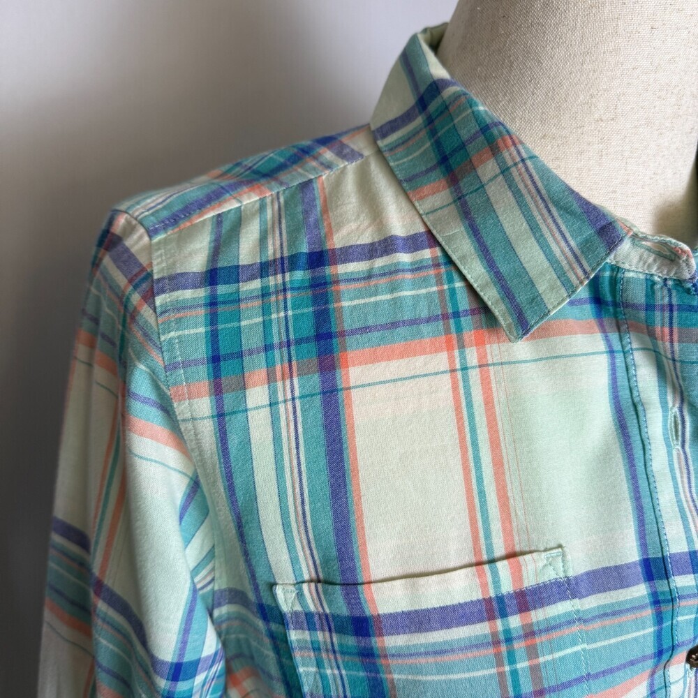 The North Face Button Up Blouse Women's Sz XL Blue Green Plaid Roll Tab Sleeves - Picture 3 of 15
